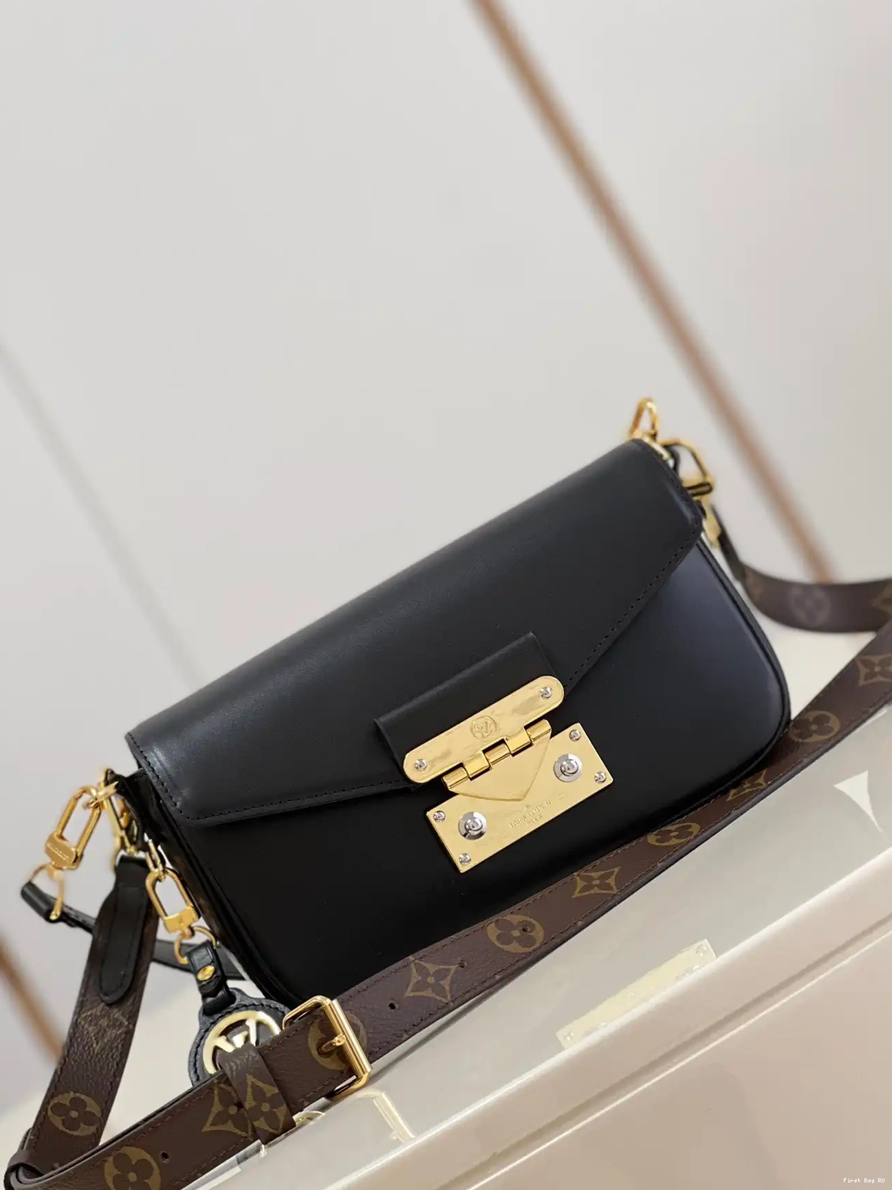 Firstbag SWING Vuitton Louis 0622